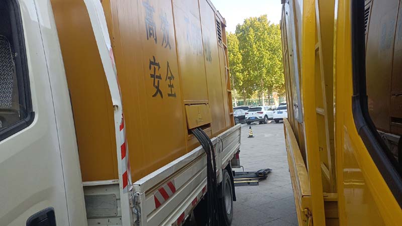 头屯河如何判断柴油发电机组和UPS电源的切换时间是否符合要求？